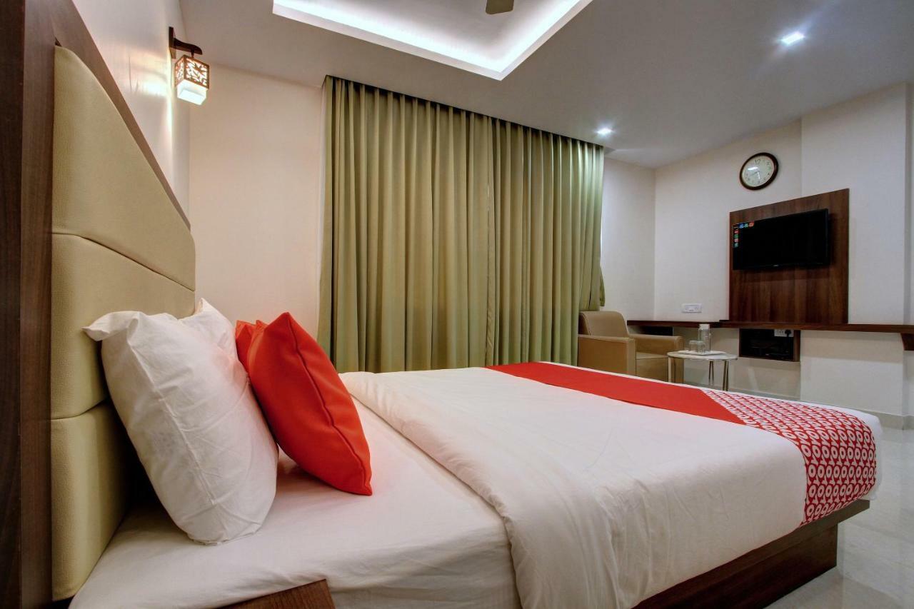 Hotel Ambika International Byndoor Bainduru Exterior foto